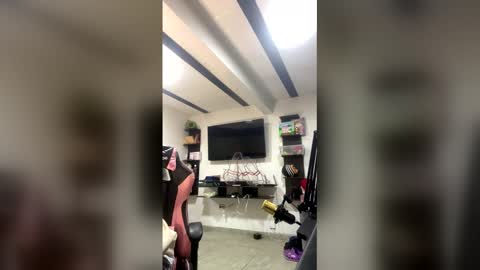 andrees_s online show from March 17, 12:10 pm