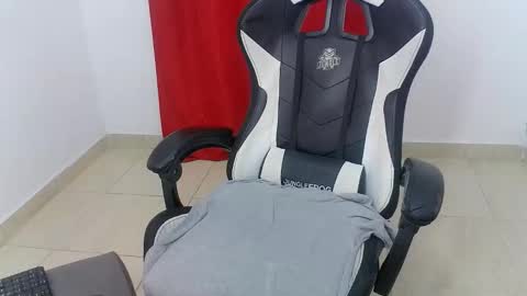 andres180950734 online show from September 19, 11:14 am