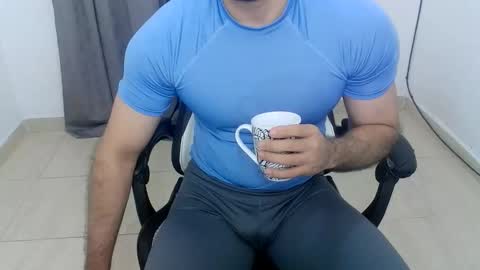 andres180950734 online show from November 10, 10:29 am