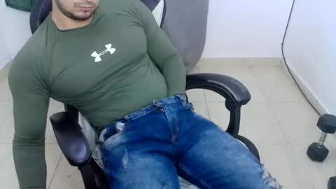 andres180950734 online show from February 27, 12:36 am