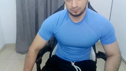 andres180950734 online show from October 21, 11:37 am