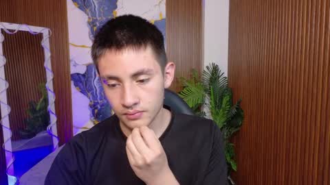 andres_tay online show from June 4, 2:17 am
