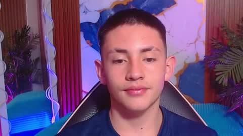 andres_tay online show from April 20, 2:47 am