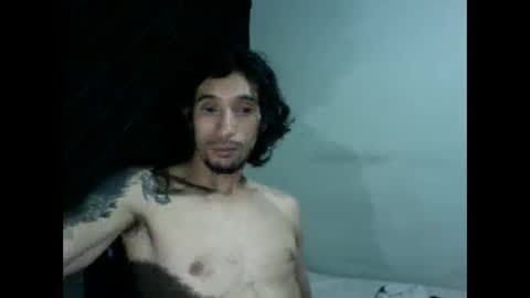 Snapshot of andresdelews chatting on February 3, 4:14 am Delews online show from February 3, 4:14 am