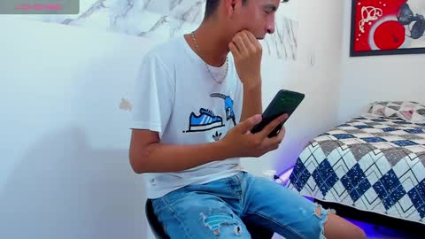 Snapshot of andressdean chatting on December 4, 2:14 am Andres Dean online show from December 4, 2:14 am