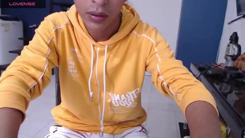 Snapshot of andressdean chatting on December 9, 5:08 pm Andres Dean online show from December 9, 5:08 pm