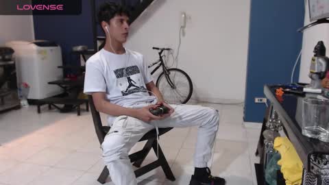 Snapshot of andressdean chatting on February 8, 11:55 pm Andres Dean online show from February 8, 11:55 pm