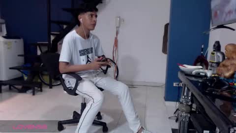 Snapshot of andressdean chatting on September 27, 5:05 am Andres Dean online show from September 27, 5:05 am