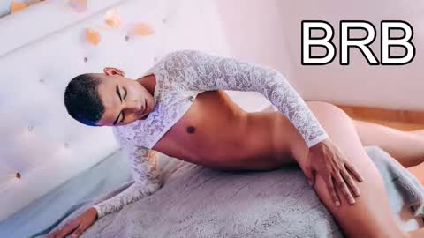 Andrew Jones Independient model  online show from February 20, 3:19 pm