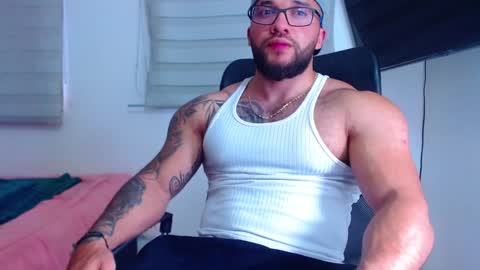 andrew_holden__ online show from January 29, 11:04 pm