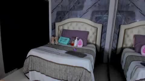 Andrew Taylor0 online show from September 20, 4:26 am