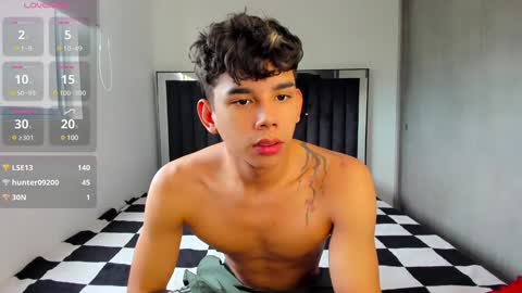 Andrew M. online show from December 1, 8:44 pm