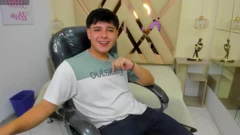 ANDREW online show from April 20, 12:19 pm