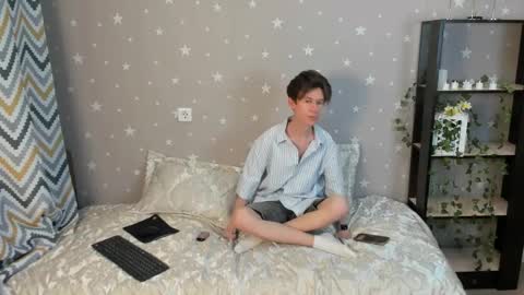 Andrew online show from December 17, 7:20 pm