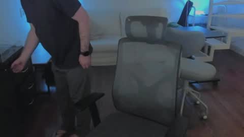 Andrew online show from April 19, 6:03 am