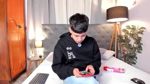 Andy online show from March 29, 2:40 pm