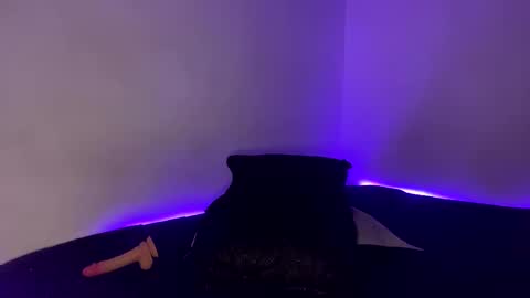 andy_collins__ online show from February 26, 11:19 pm