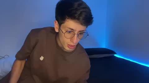 andy_collins__ online show from March 3, 10:42 pm