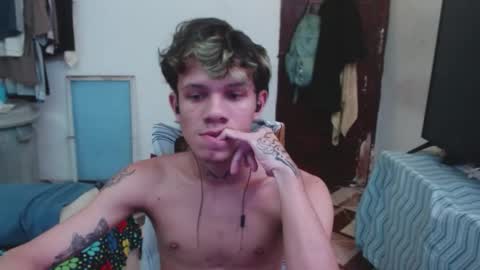 andy_dan1 online show from May 24, 8:21 am