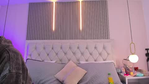 We are Andy and May online show from April 17, 1:24 pm