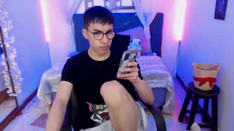 Andy online show from April 19, 4:02 am