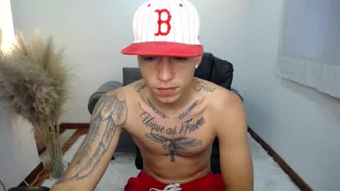 andyderek1 online show from December 17, 11:17 am