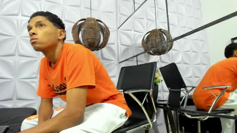 Andy  online show from April 11, 10:52 am