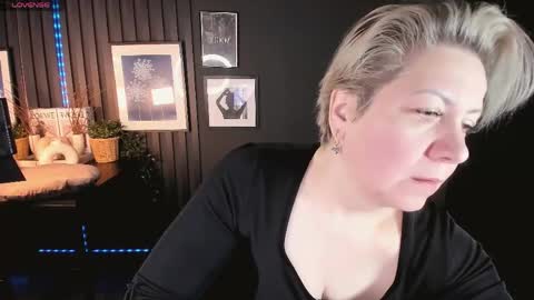 aneli_mira online show from April 18, 6:15 am