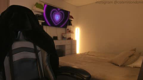      online show from October 9, 5:24 am