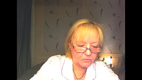 Alinessa online show from April 16, 6:19 pm