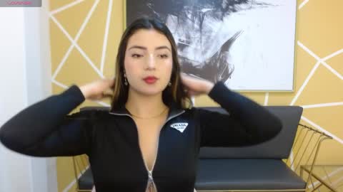 angeel queen  online show from April 7, 1:57 pm