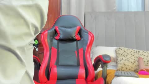 Snapshot of angel_adamx chatting on October 23, 3:30 am Angel online show from October 23, 3:30 am