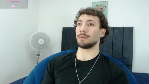 angel_kyrozz online show from February 2, 7:10 pm