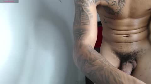 Snapshot of angel_latinguy chatting on October 10, 10:47 pm Angel online show from October 10, 10:47 pm