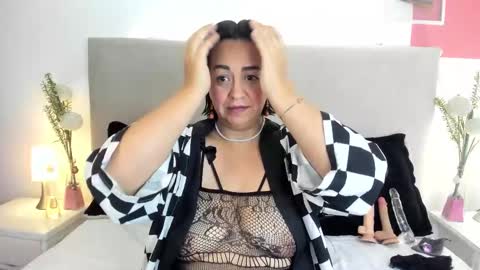 angel_velvet_ online show from February 13, 1:47 pm