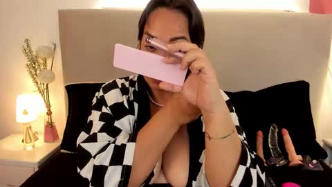 angel_velvet_ online show from January 17, 8:06 pm