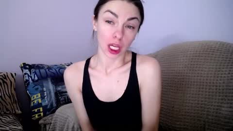 Zoe online show from December 2, 10:02 am