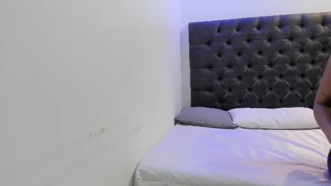angela_rendon online show from June 18, 11:04 am