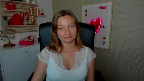 Angela online show from June 24, 6:09 am