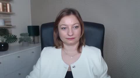 Angela online show from November 14, 7:43 am