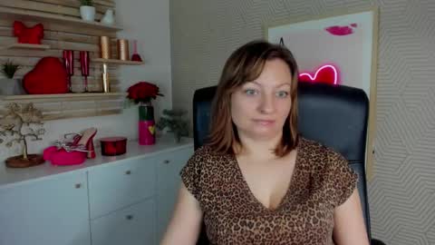 Angela online show from March 31, 6:25 am