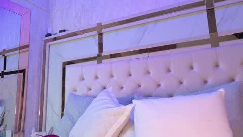 angela_white22 online show from April 19, 7:16 pm