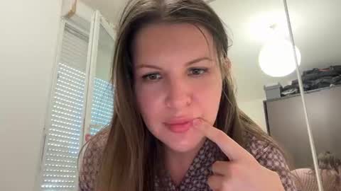 Angela online show from July 6, 6:21 pm
