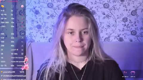 Darsi Anty online show from December 14, 8:04 pm