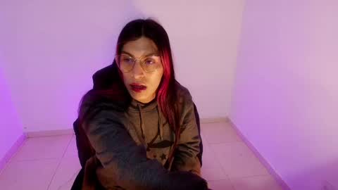 angele online show from April 21, 7:32 pm