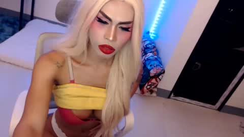 DIVINE ANGEL online show from June 2, 3:30 am