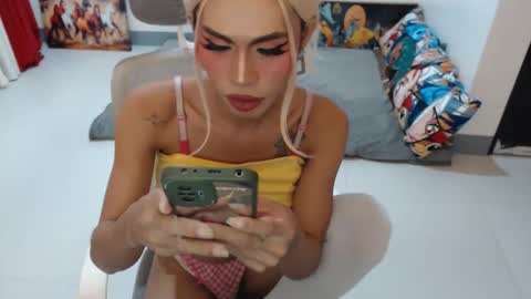 DIVINE ANGEL online show from November 27, 1:46 am