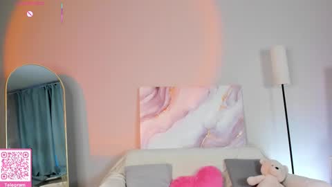 Emma online show from February 20, 1:27 am