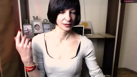 Angelina online show from November 1, 8:35 am