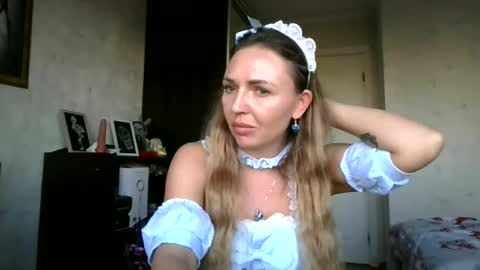 angelinalove28 online show from October 30, 11:00 am